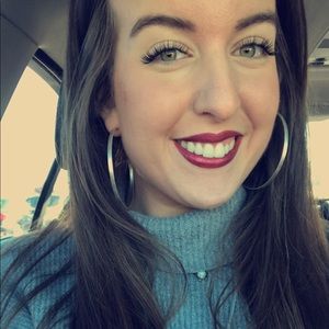 Meet your Posher, Emily